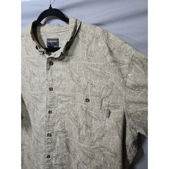 Woolrich Mens 2XL Khaki Newspaper Bass Fish Print Short Sleeve Button Down Shirt - Picture 2 of 11